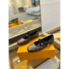 Louis Vuitton Flat Shoes